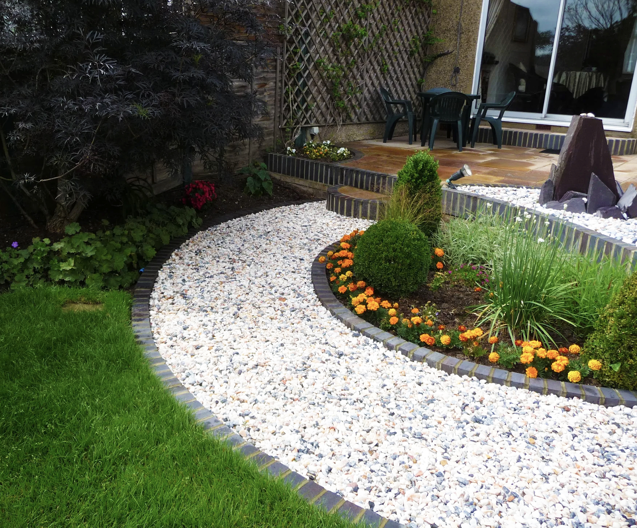 FLAMINGO DECORATIVE GRAVEL